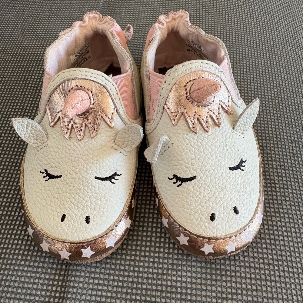 Robeez Unicorn Shoes NWOT